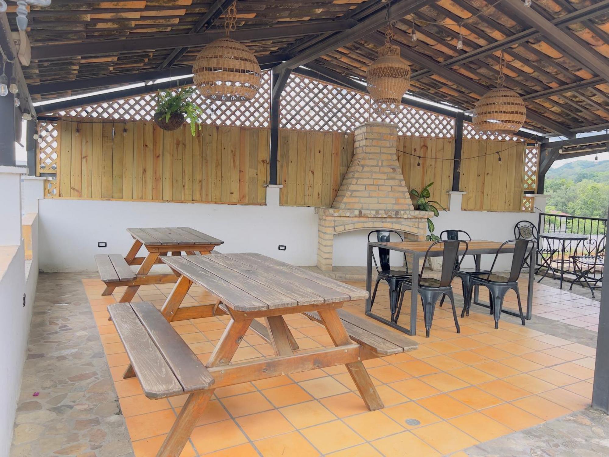 Jardin Cafe Hotel & Restaurant Грасиас Екстериор снимка