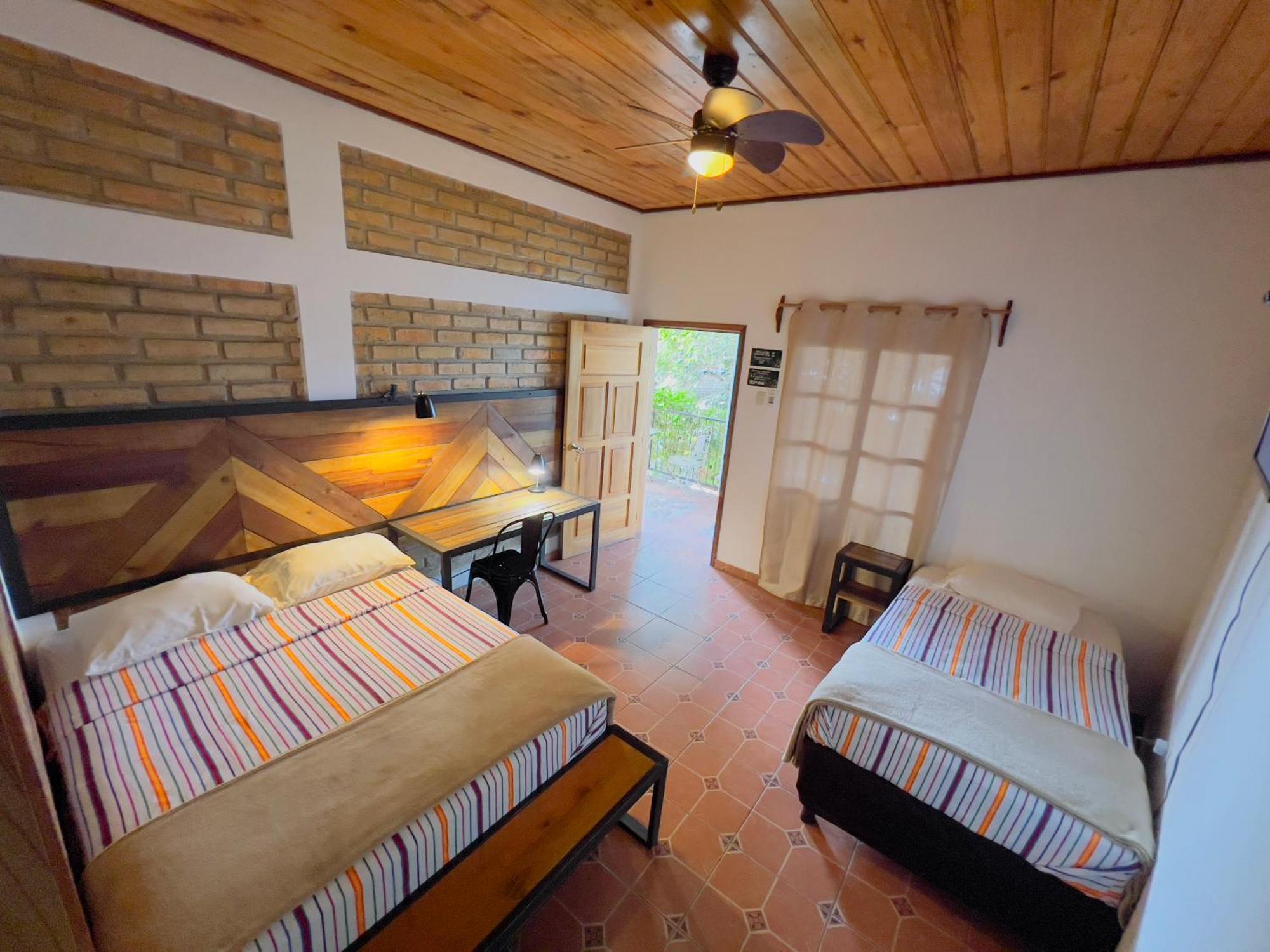 Jardin Cafe Hotel & Restaurant Грасиас Екстериор снимка