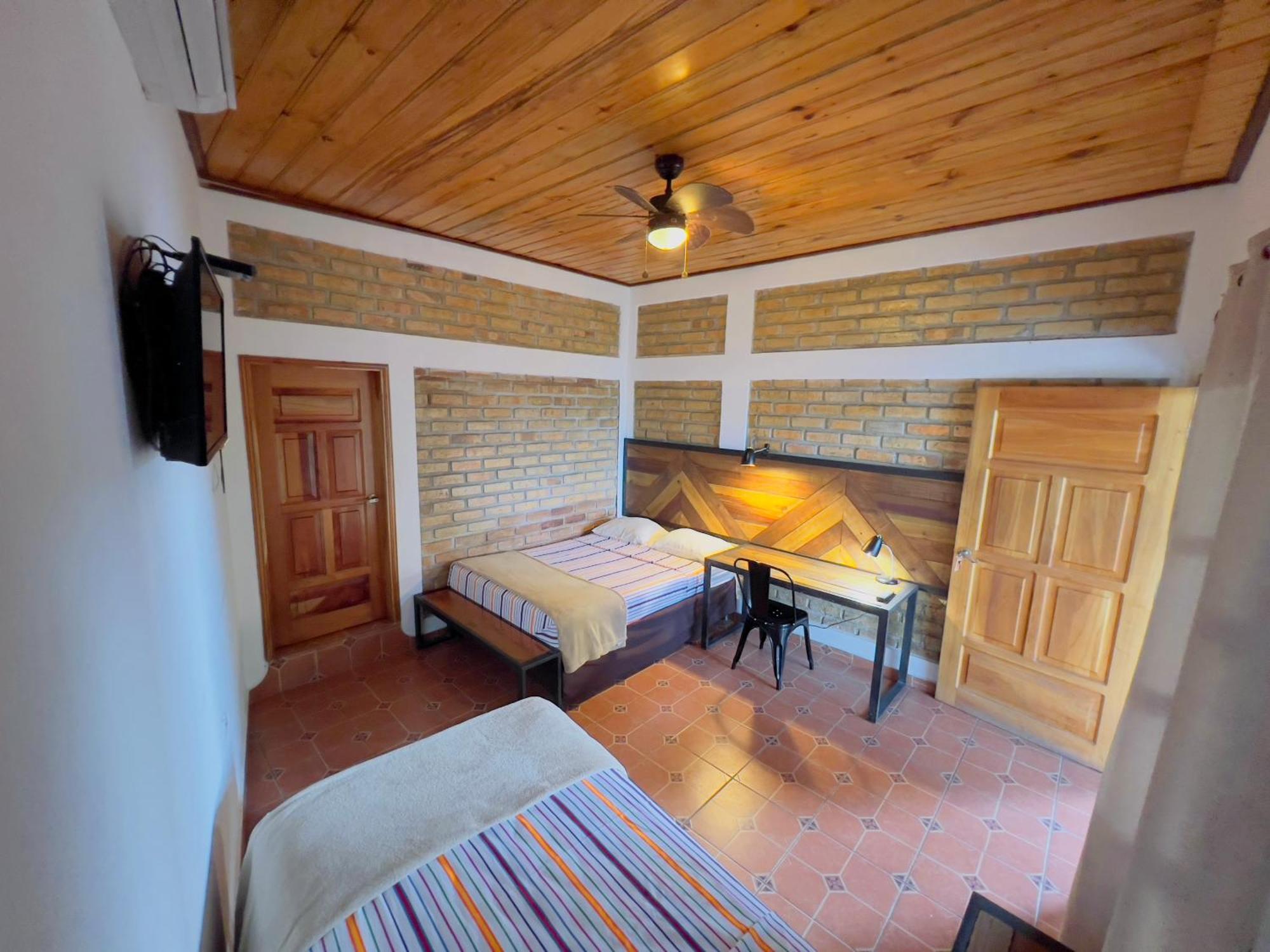 Jardin Cafe Hotel & Restaurant Грасиас Екстериор снимка