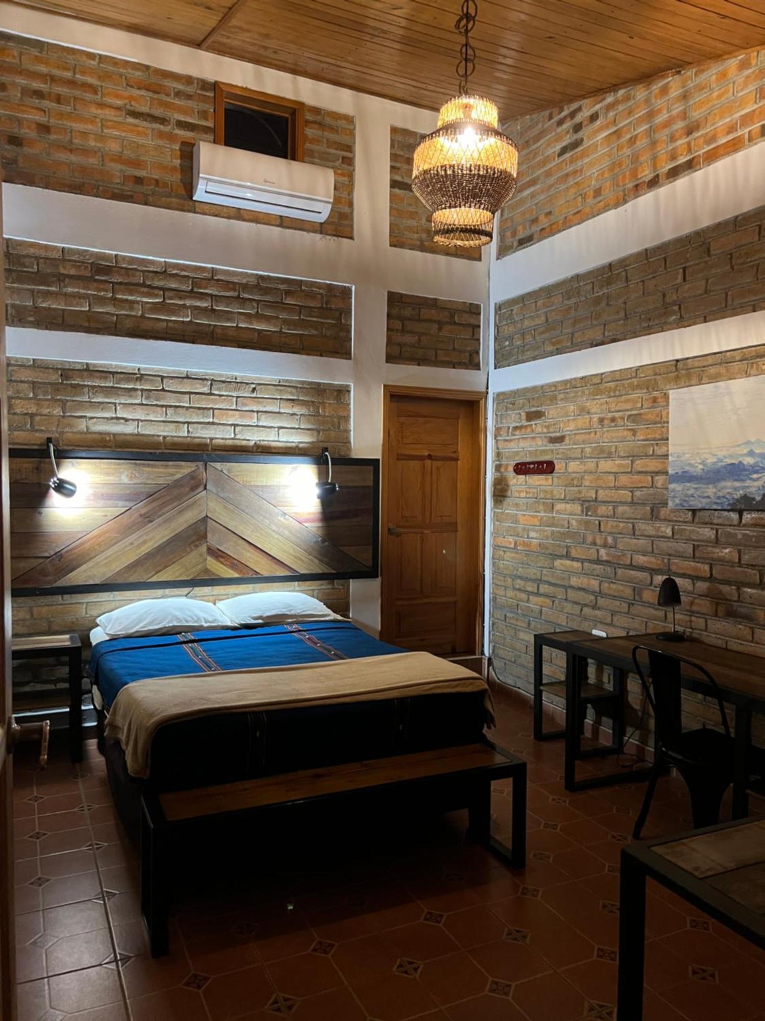 Jardin Cafe Hotel & Restaurant Грасиас Екстериор снимка