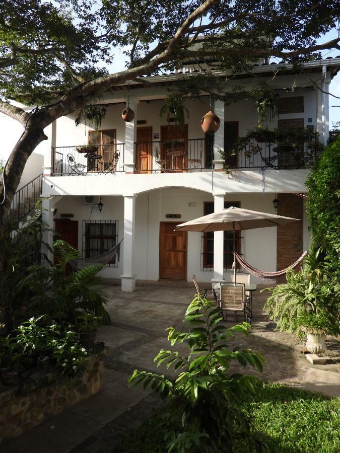 Jardin Cafe Hotel & Restaurant Грасиас Екстериор снимка